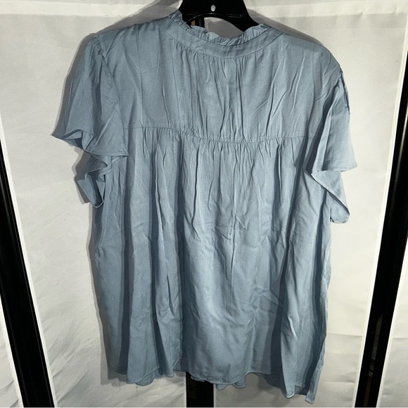 Rose & Olive Sky Blue Button-Down Blouse - Picture 4 of 7